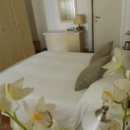 A Casa Chiecchi 2* Rome