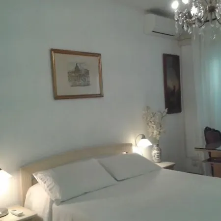 A Casa Chiecchi 2* Řím